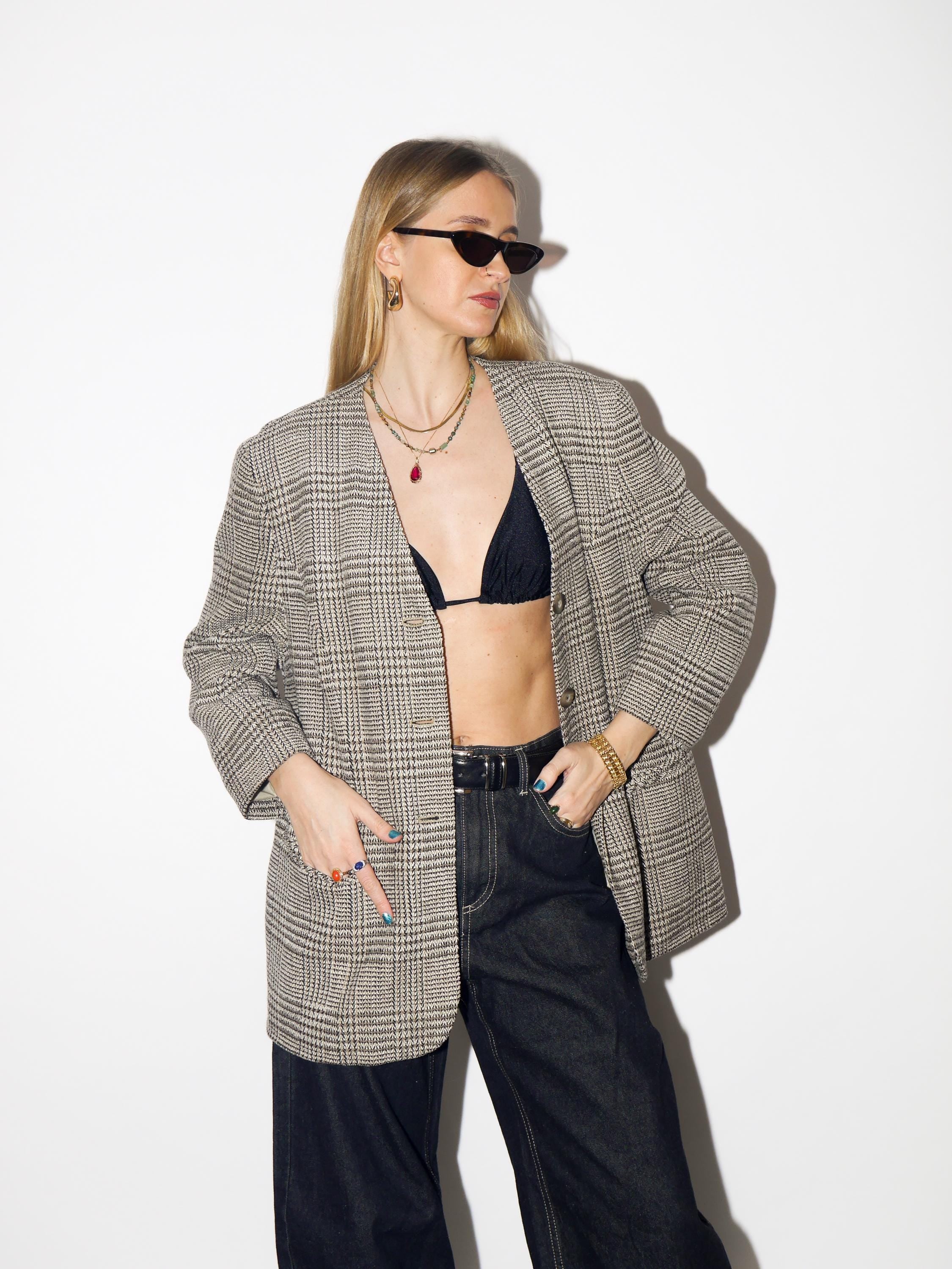 VINTAGE wool check houndstooth blazer from 1980s in beige with oversize v-neck