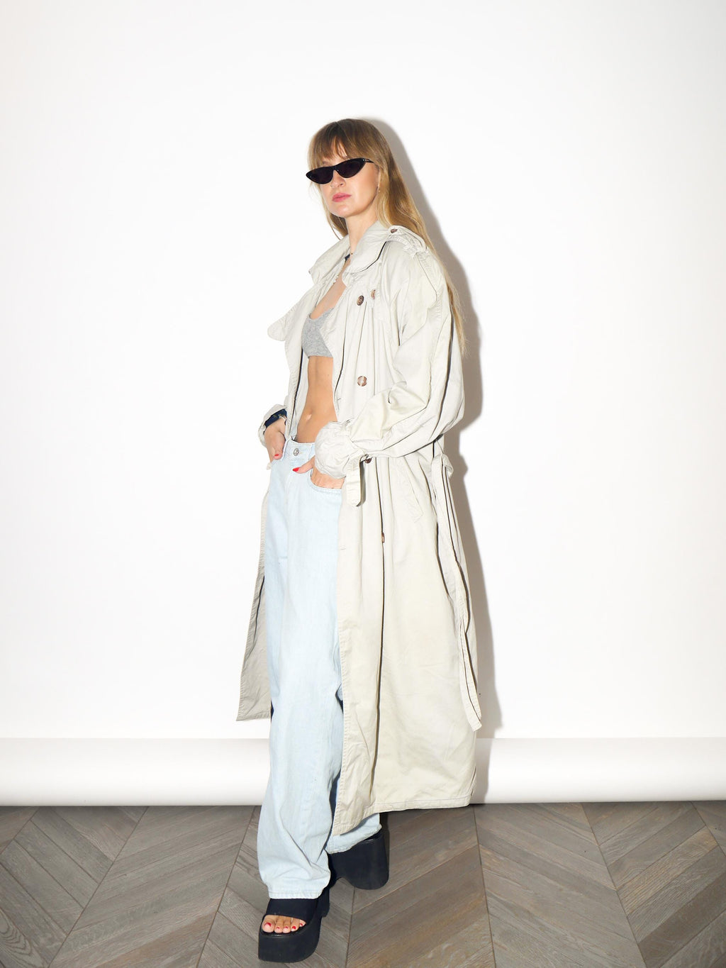 VINTAGE Beige Cotton Maxi Trench Coat With Belt And Printed Lining From The 1980s