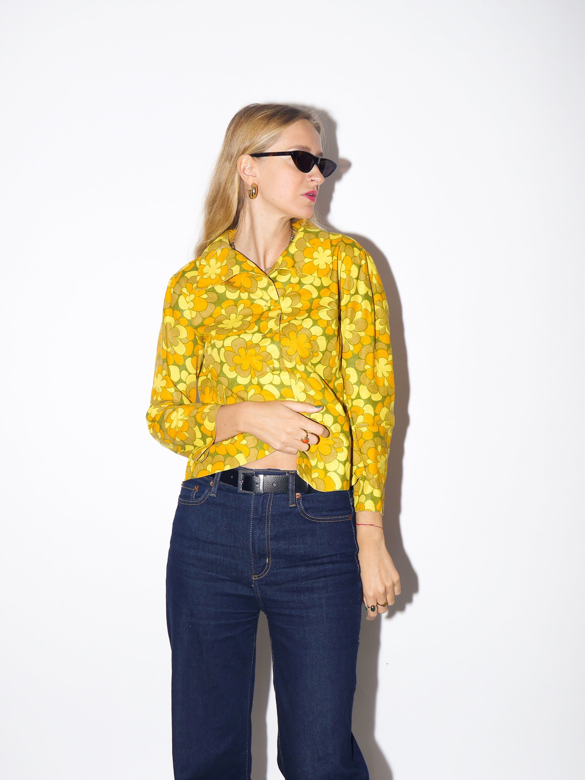 VINTAGE women's blouse orange/yellow/brown with floral pattern, handmade from 1970's, fitted in waste | quality buttoned blouse with collar