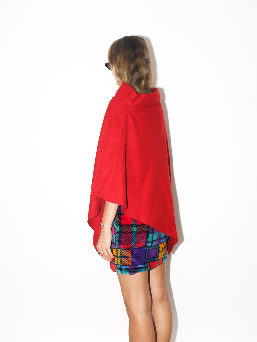 VINTAGE Red Wool Poncho With Flower Brooch From The 1990s By Mylene