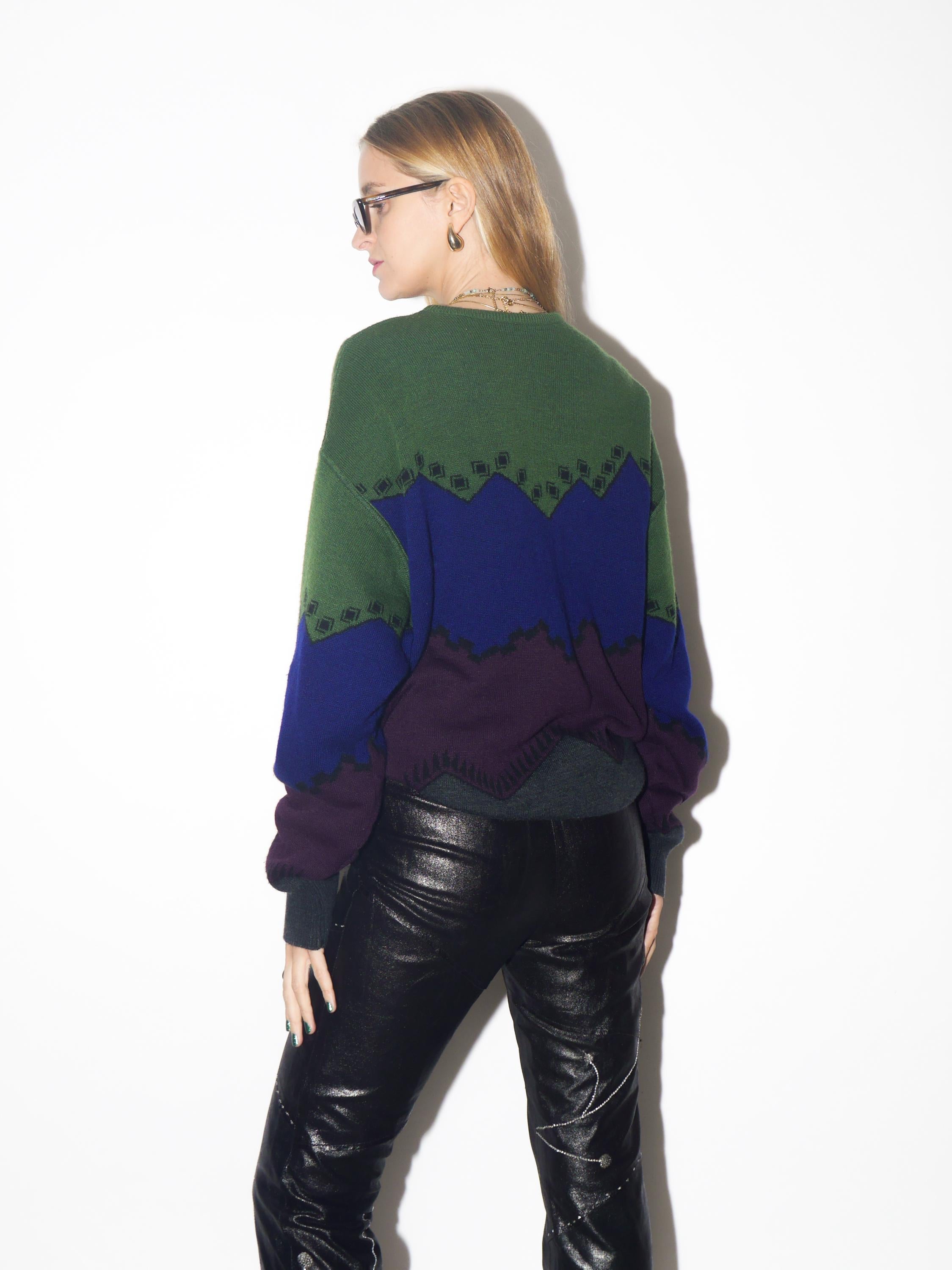 VINTAGE wool oversize sweater from 1980s in purple, burgundy and gray pattern