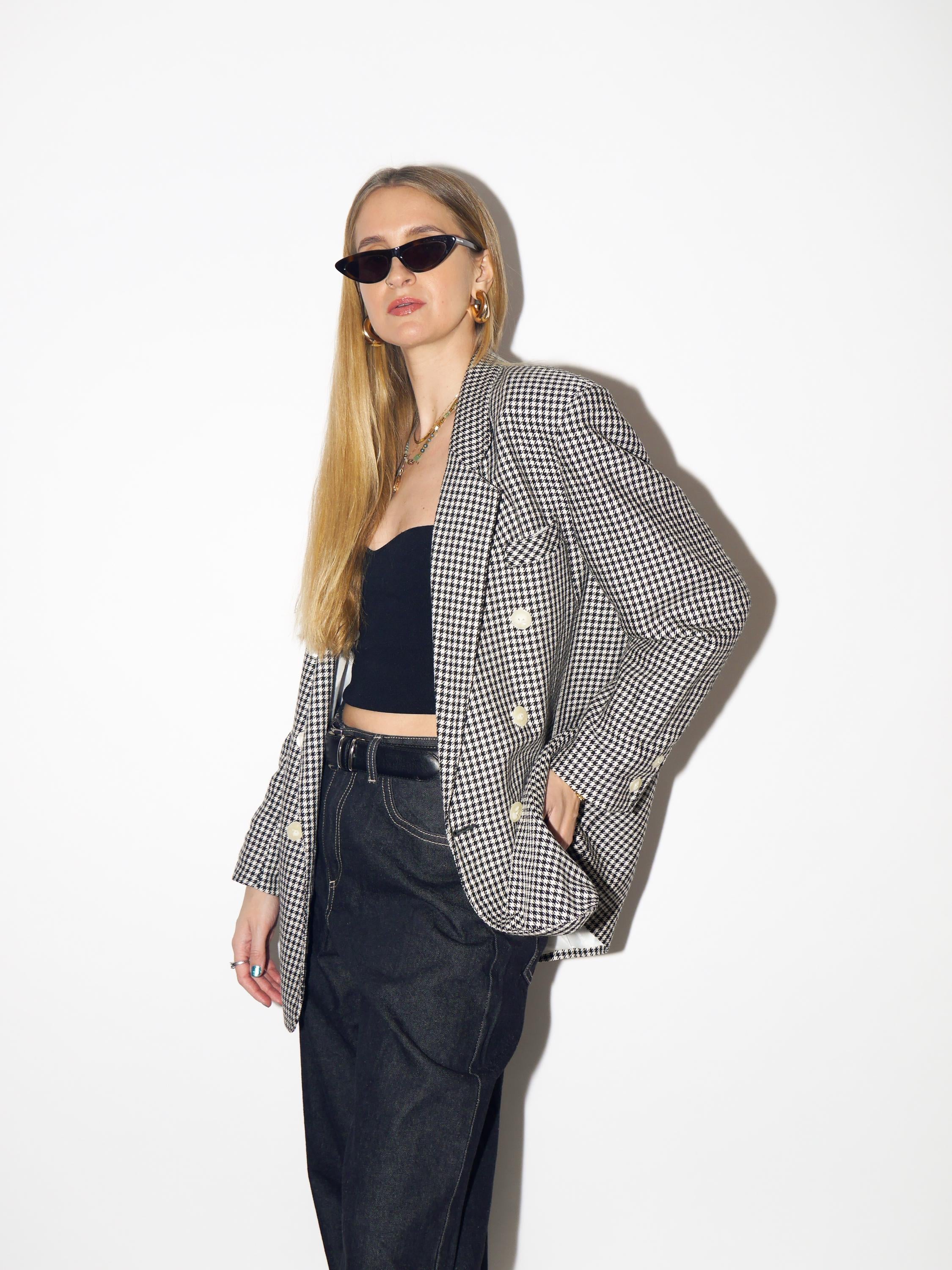 VINTAGE dogtooth double-breasted blazer from 1980s made of viscose and wool