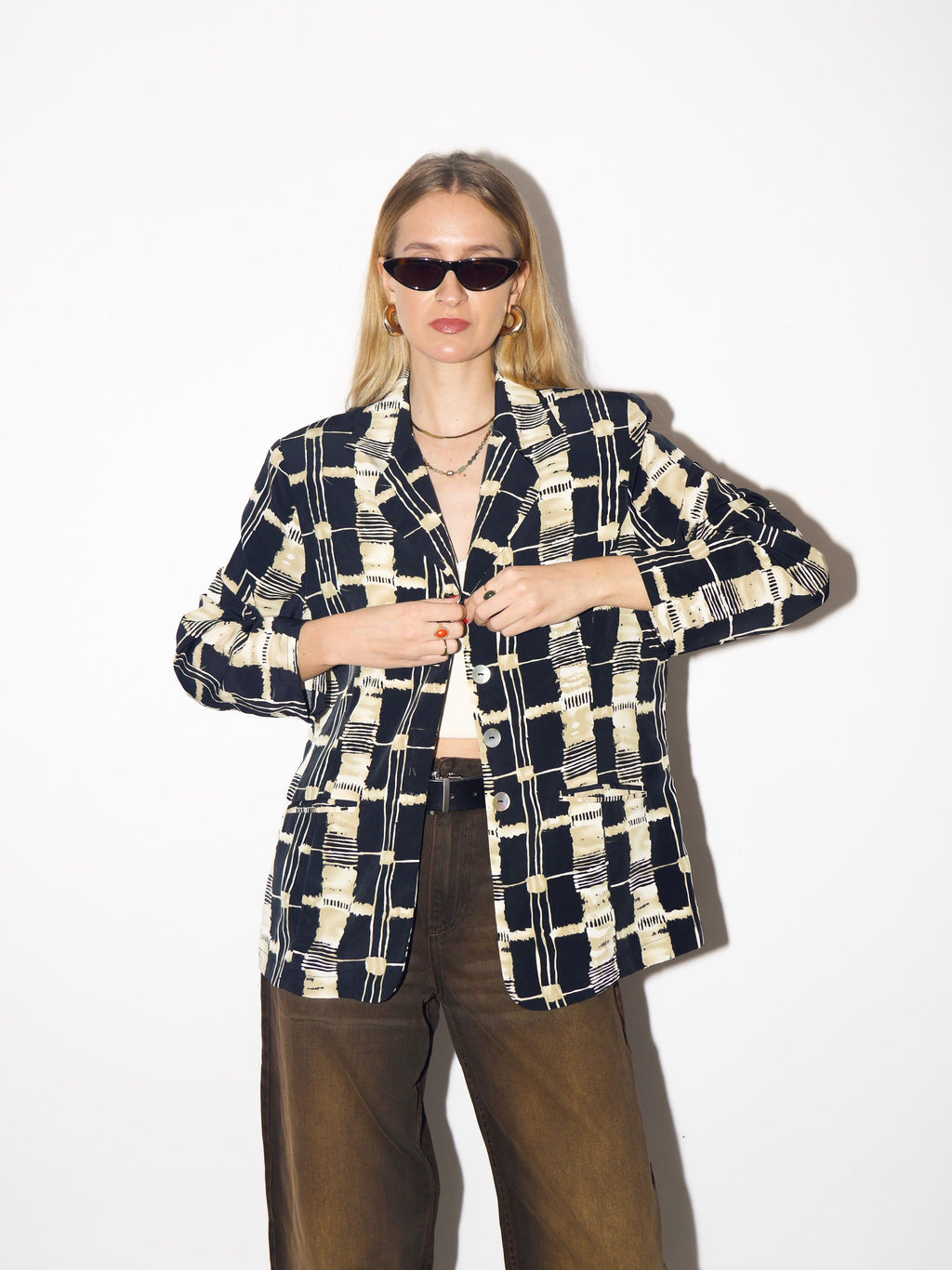 VINTAGE blazer in black and beige geometric print with shoulder pads from 1980s
