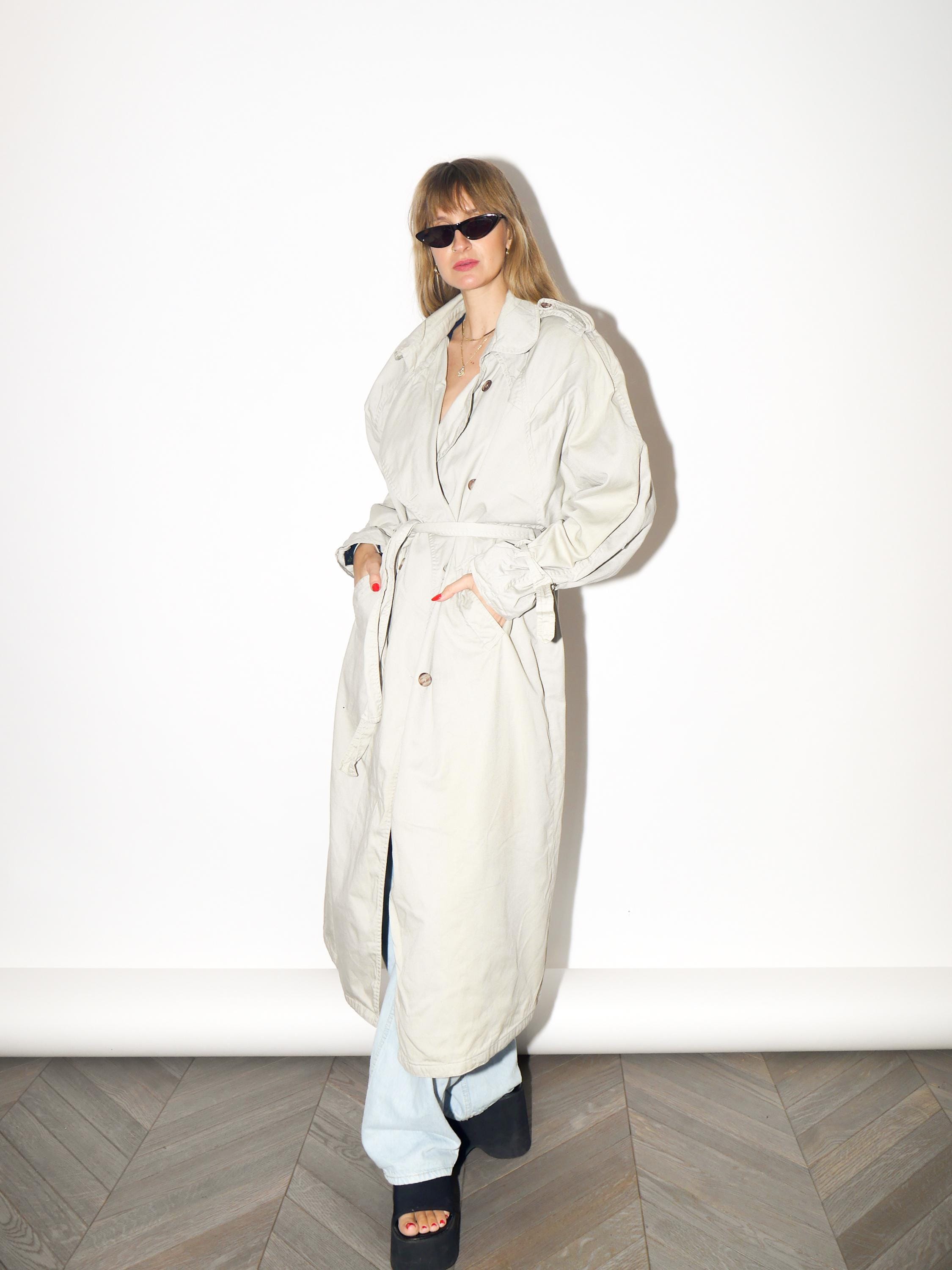VINTAGE Beige Cotton Maxi Trench Coat With Belt And Printed Lining From The 1980s
