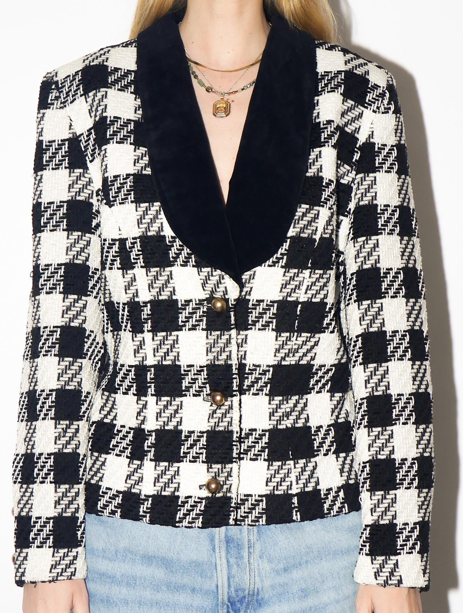 VINTAGE Houndstooth Blazer from 1980s with Black Velvet Collar with Viscose