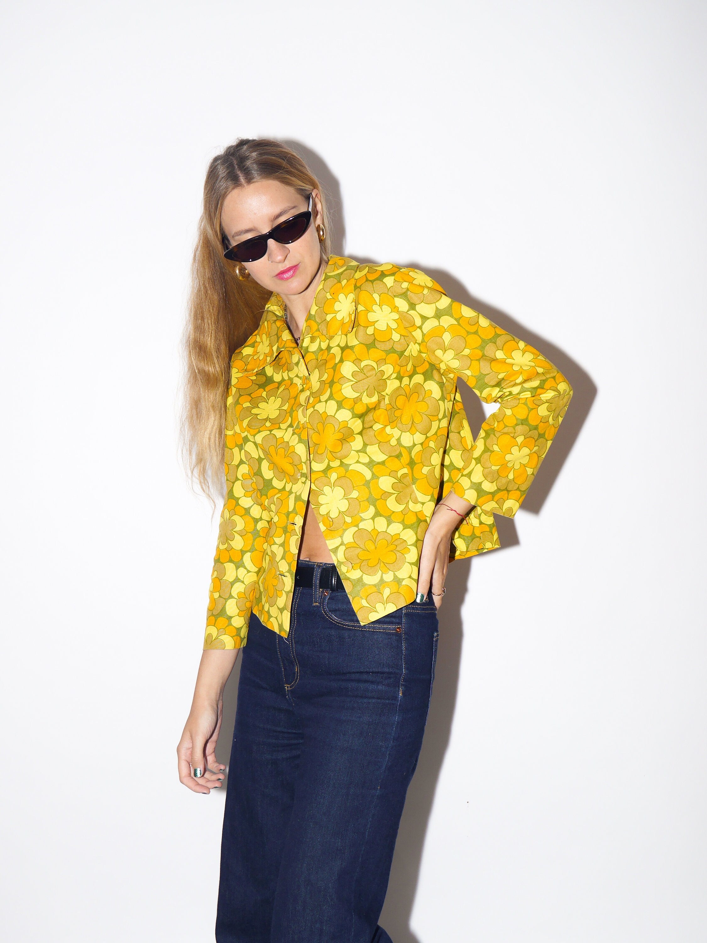 VINTAGE women's blouse orange/yellow/brown with floral pattern, handmade from 1970's, fitted in waste | quality buttoned blouse with collar