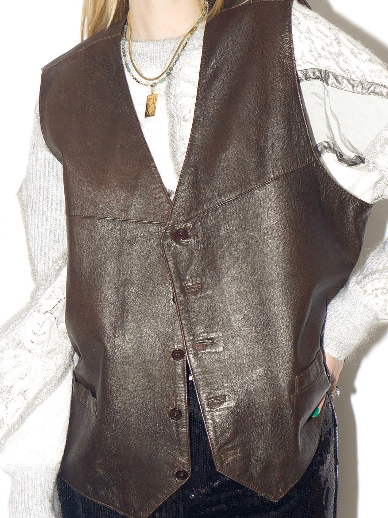 VINTAGE brown leather vest from 1990s from soft leather in oversize fit
