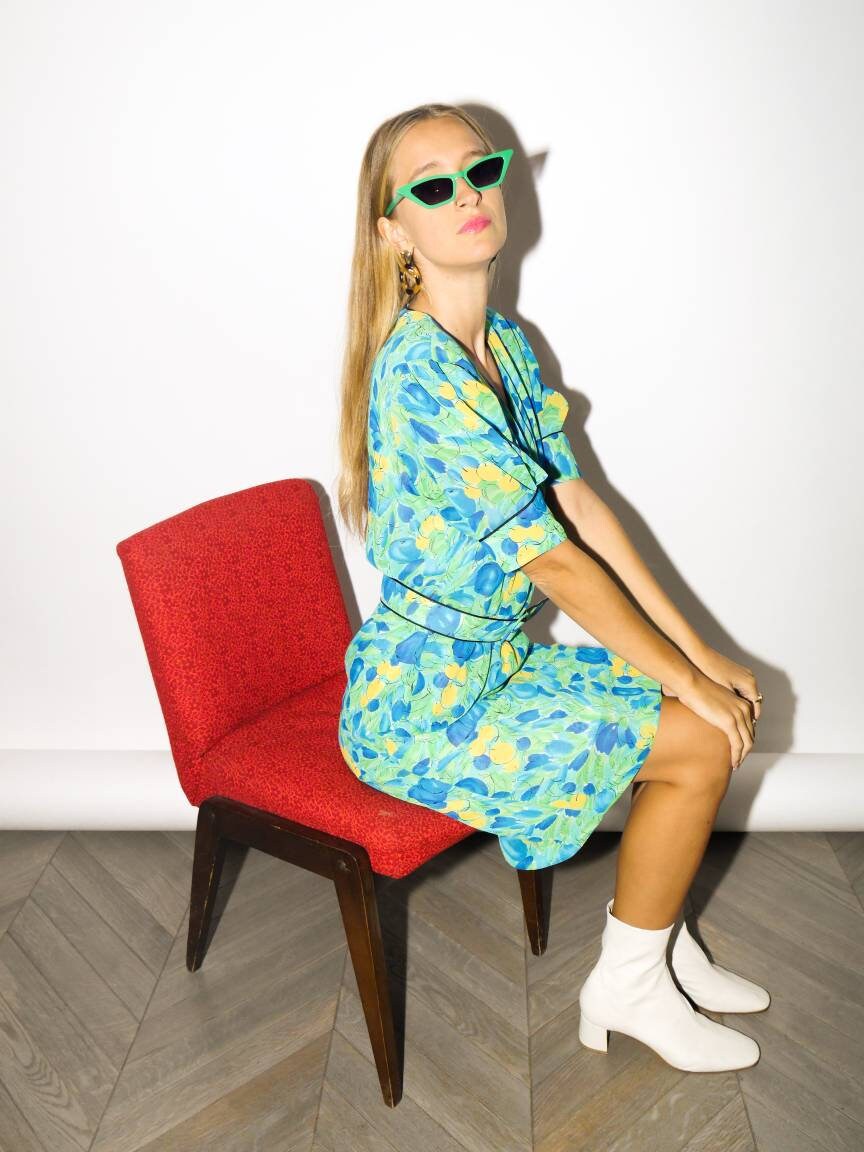 VINTAGE dress from 1980s in green and yellow fruit pattern | matching belt included | handmade retro midi dress | v-neck dress | modopol