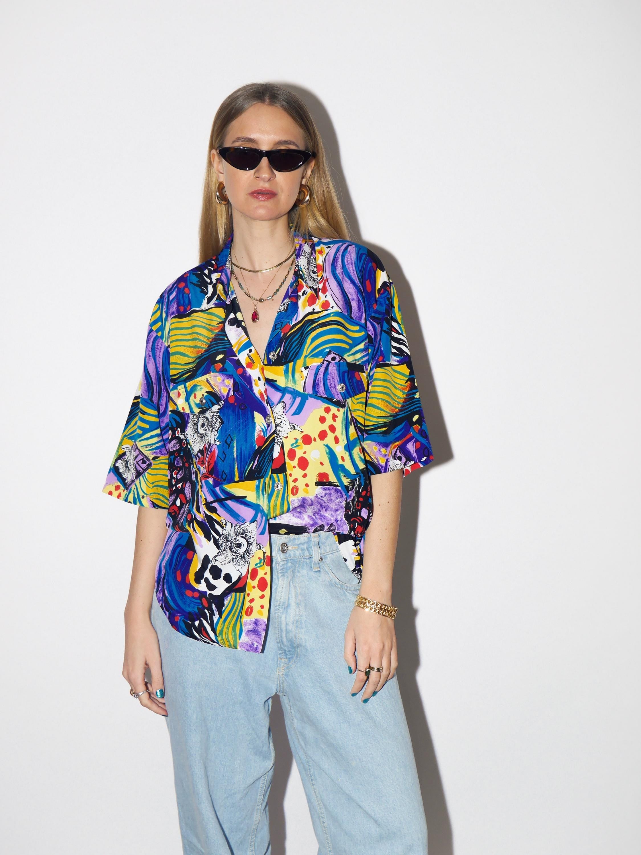 VINTAGE colorful short sleeve shirt from 1980s in rainbow abstract pattern