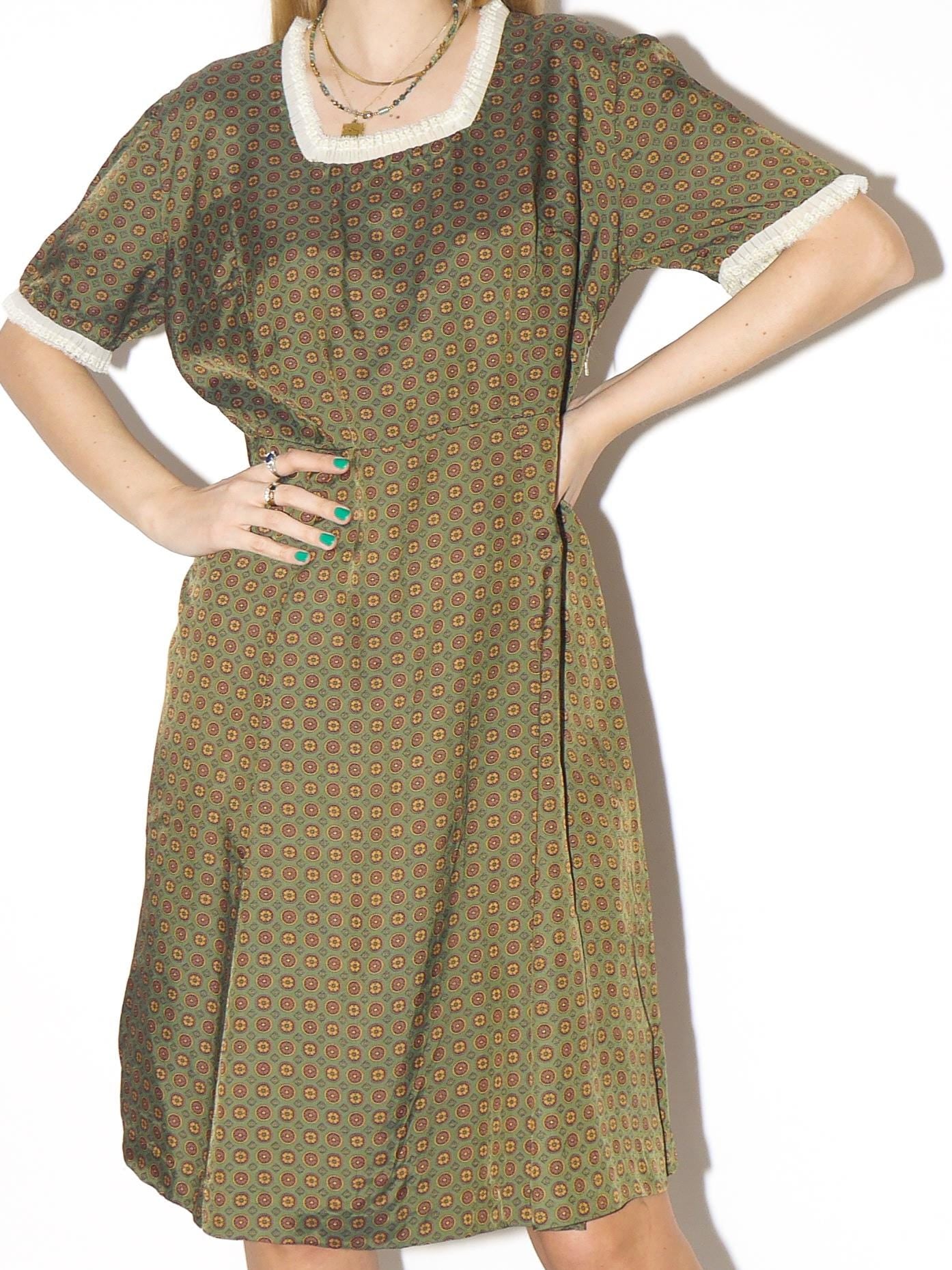 VINTAGE Green Knee-Length Dress from 1970s | Handmade Cream Lace Ruffles Dress