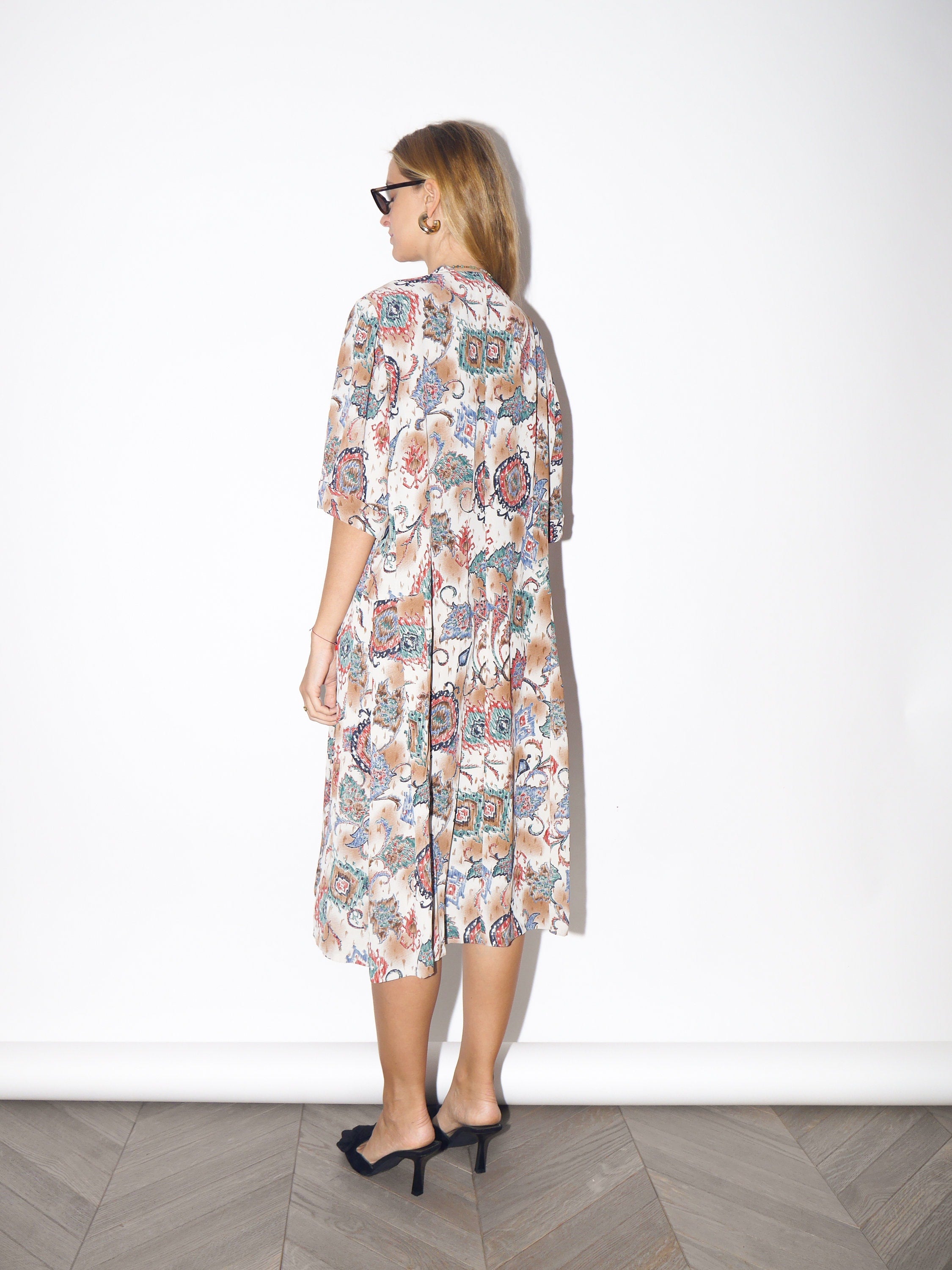 VINTAGE nude/ecru abstract patterned double-breasted oversize dress from 1980 | midi nude patterned dress with decorative buttons
