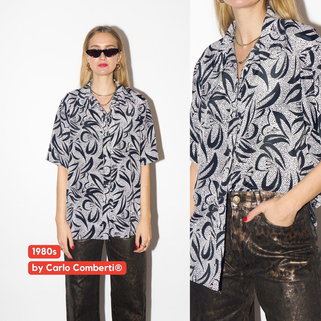 VINTAGE blouse with short sleeve in black and white polka dot print from 1980s