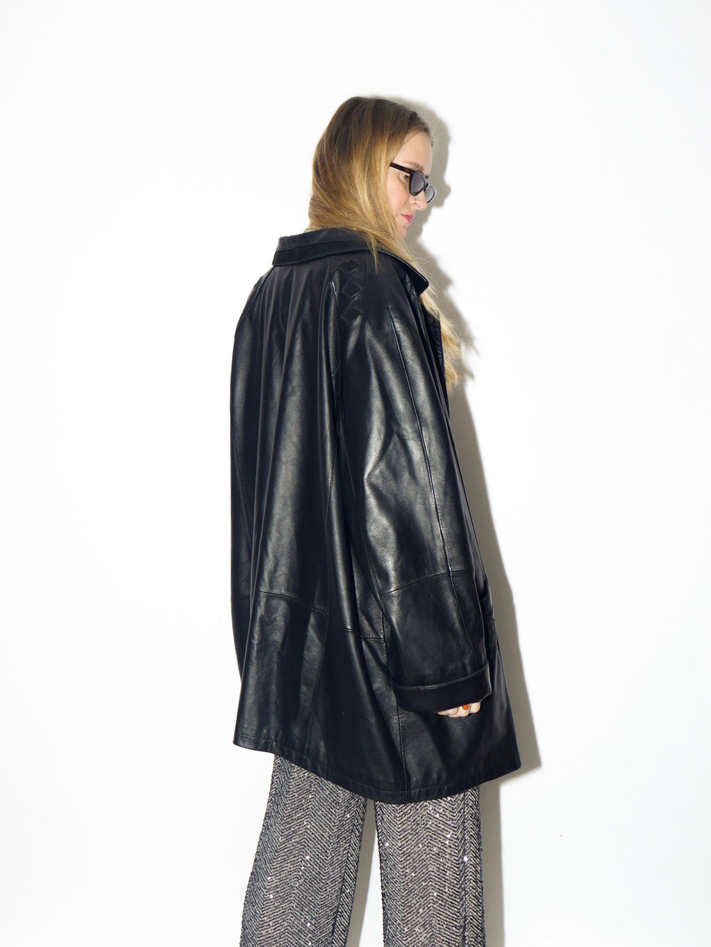 VINTAGE black leather jacket from 1990s | quality retro leather oversize jacket