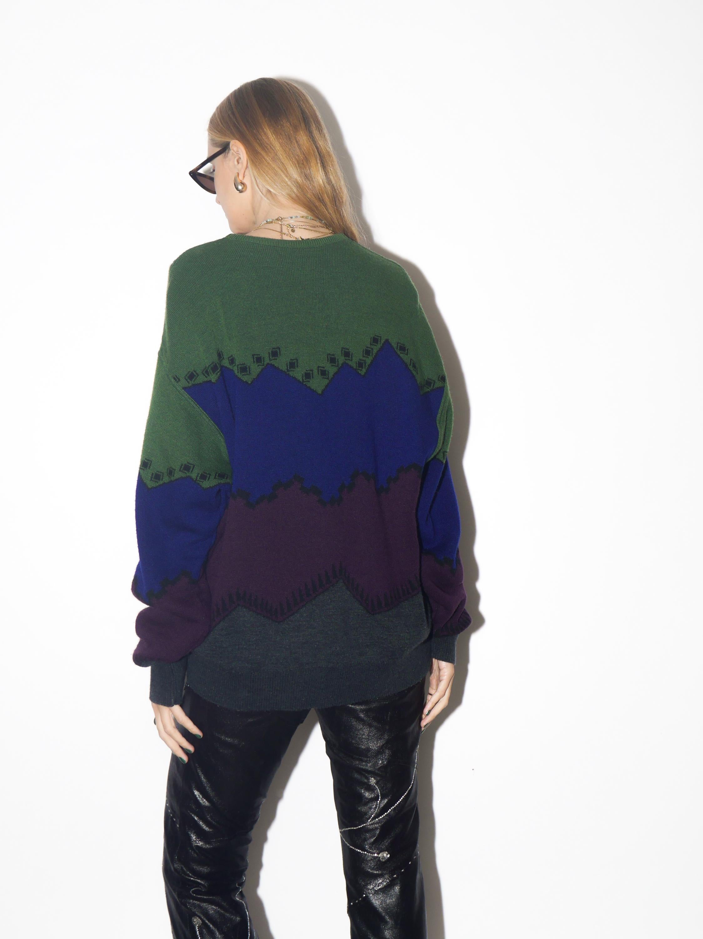 VINTAGE wool oversize sweater from 1980s in purple, burgundy and gray pattern