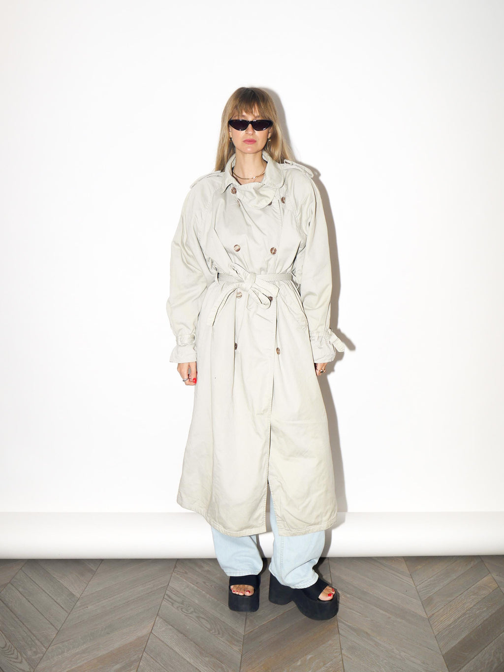 VINTAGE Beige Cotton Maxi Trench Coat With Belt And Printed Lining From The 1980s