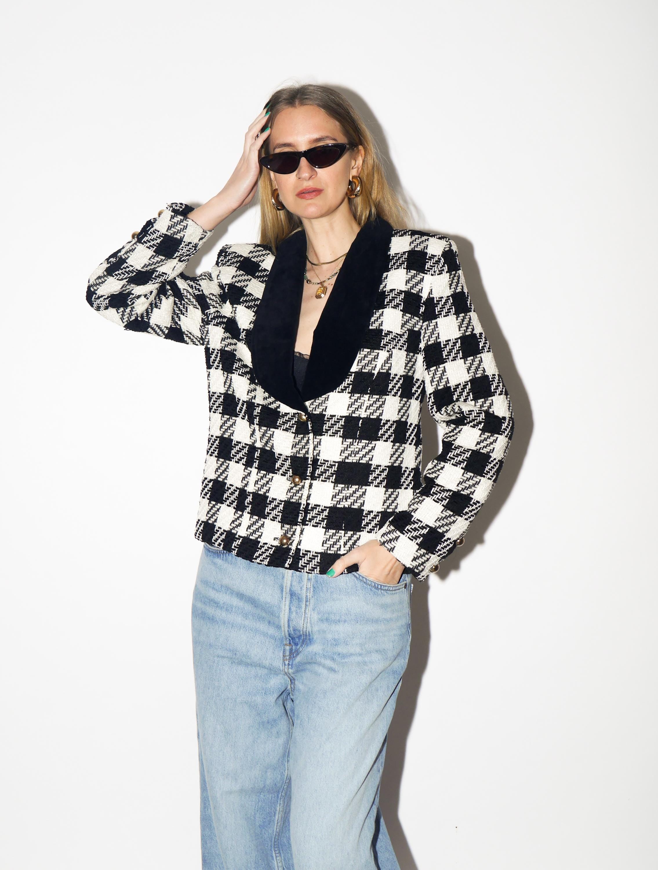 VINTAGE Houndstooth Blazer from 1980s with Black Velvet Collar with Viscose