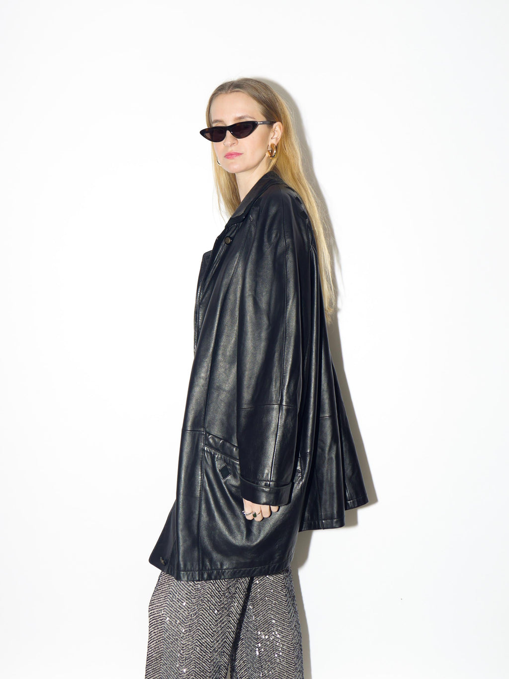 VINTAGE black leather jacket from 1990s | quality retro leather oversize jacket