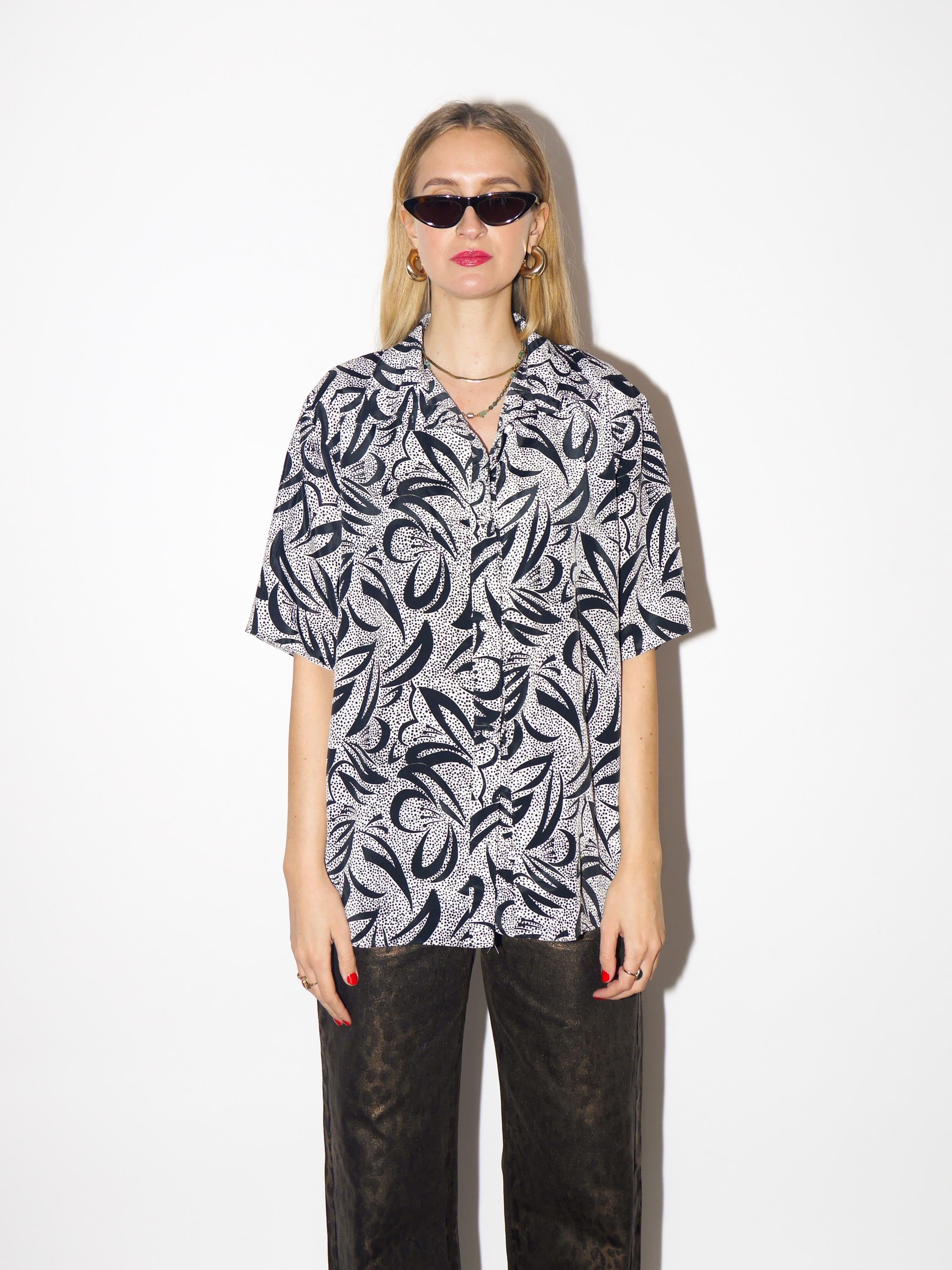 VINTAGE blouse with short sleeve in black and white polka dot print from 1980s