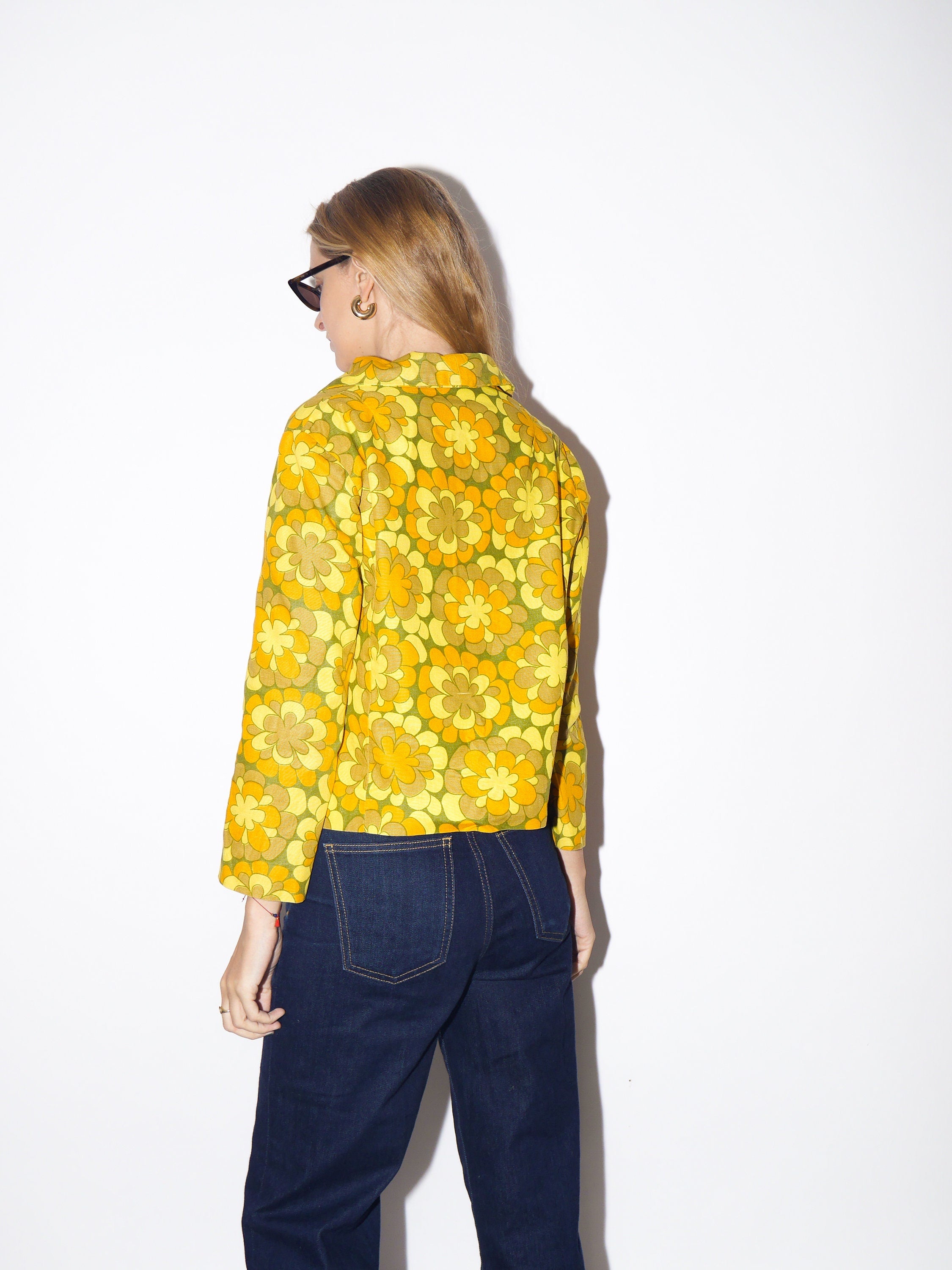 VINTAGE women's blouse orange/yellow/brown with floral pattern, handmade from 1970's, fitted in waste | quality buttoned blouse with collar