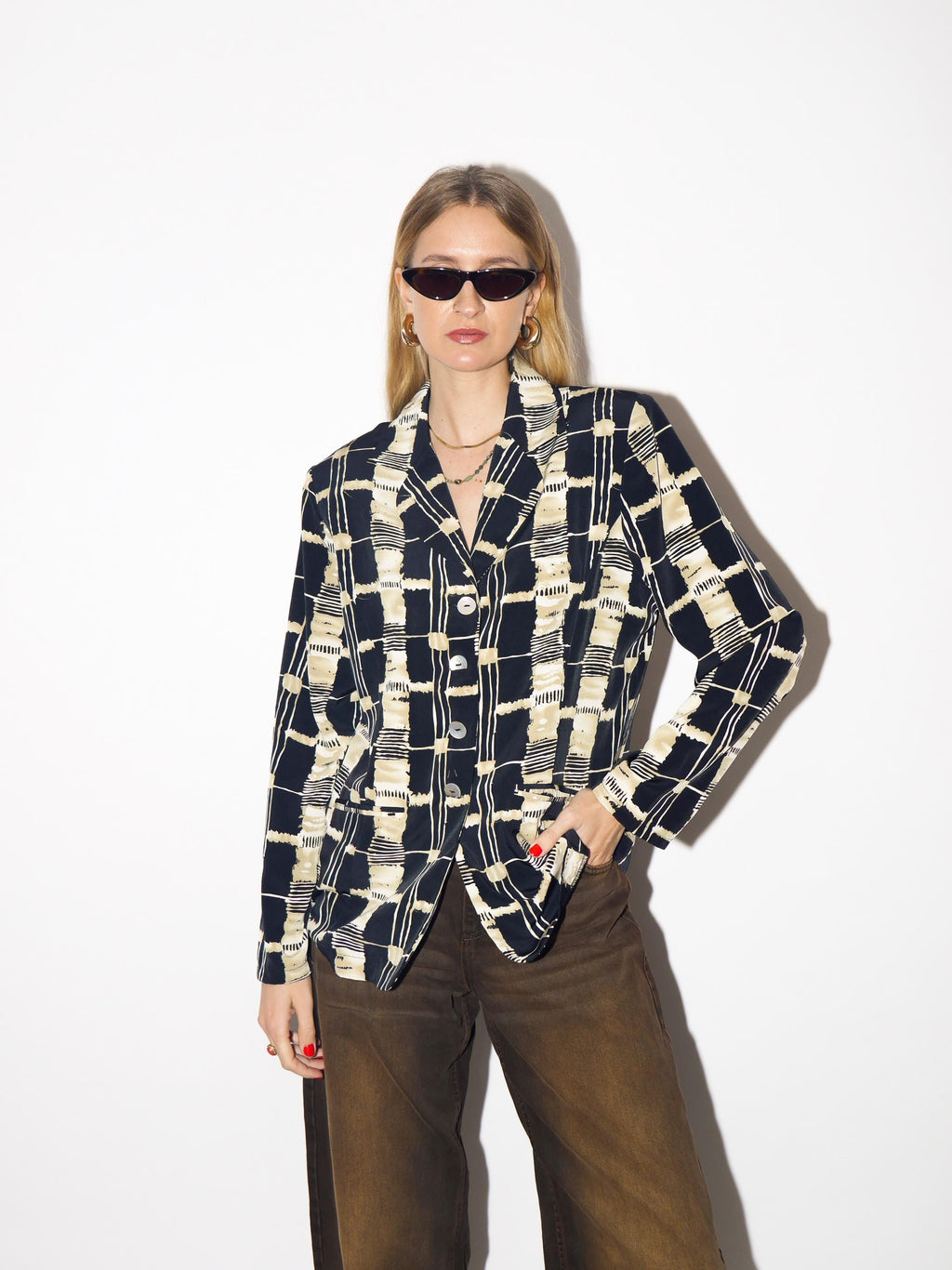 VINTAGE blazer in black and beige geometric print with shoulder pads from 1980s
