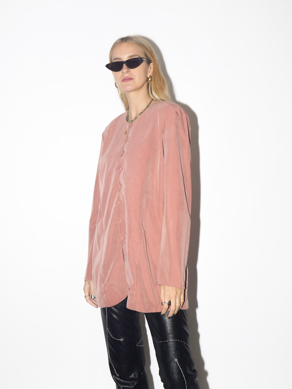VINTAGE dusty pink Viscose blouse from 1980s with long fit & round neckline