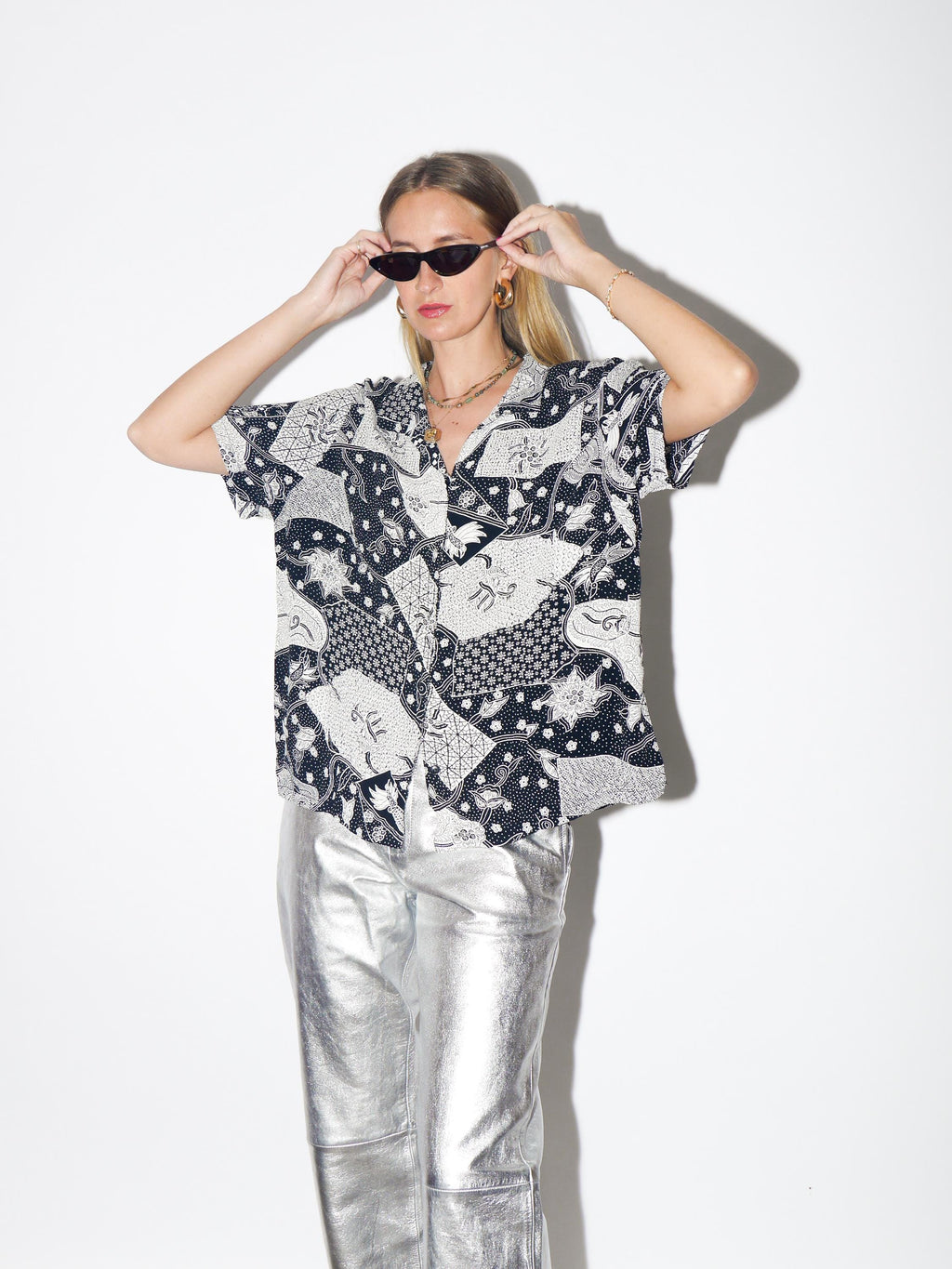 VINTAGE Black And White Viscose Short Sleeve Blouse From 1990s With Covered Buttons By Dash