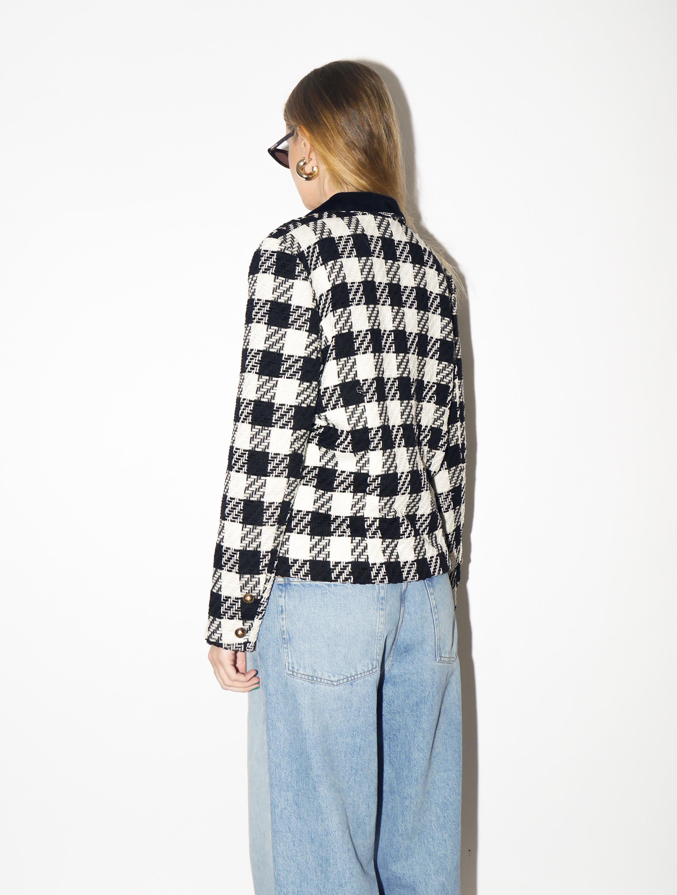 VINTAGE Houndstooth Blazer from 1980s with Black Velvet Collar with Viscose