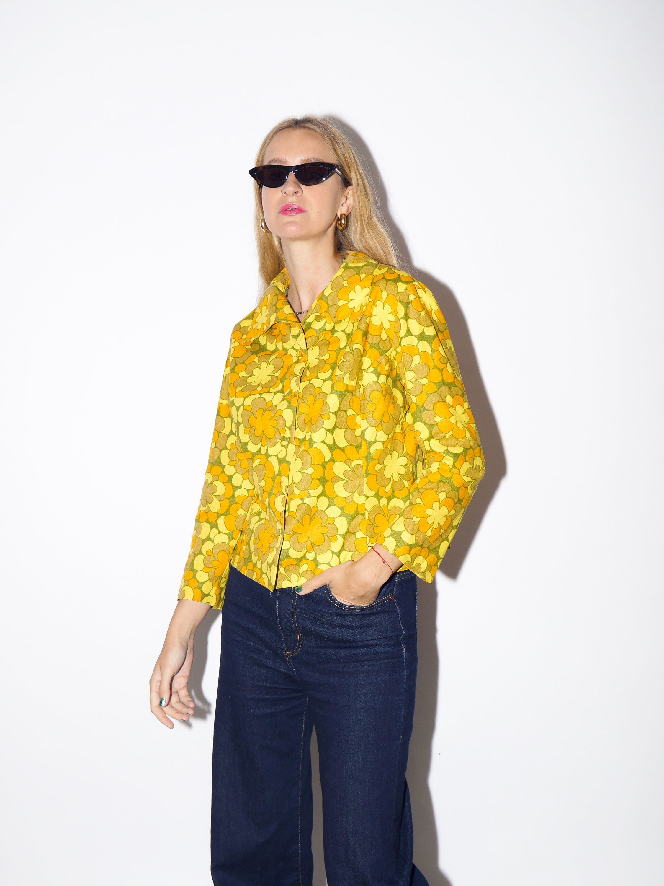 VINTAGE women's blouse orange/yellow/brown with floral pattern, handmade from 1970's, fitted in waste | quality buttoned blouse with collar