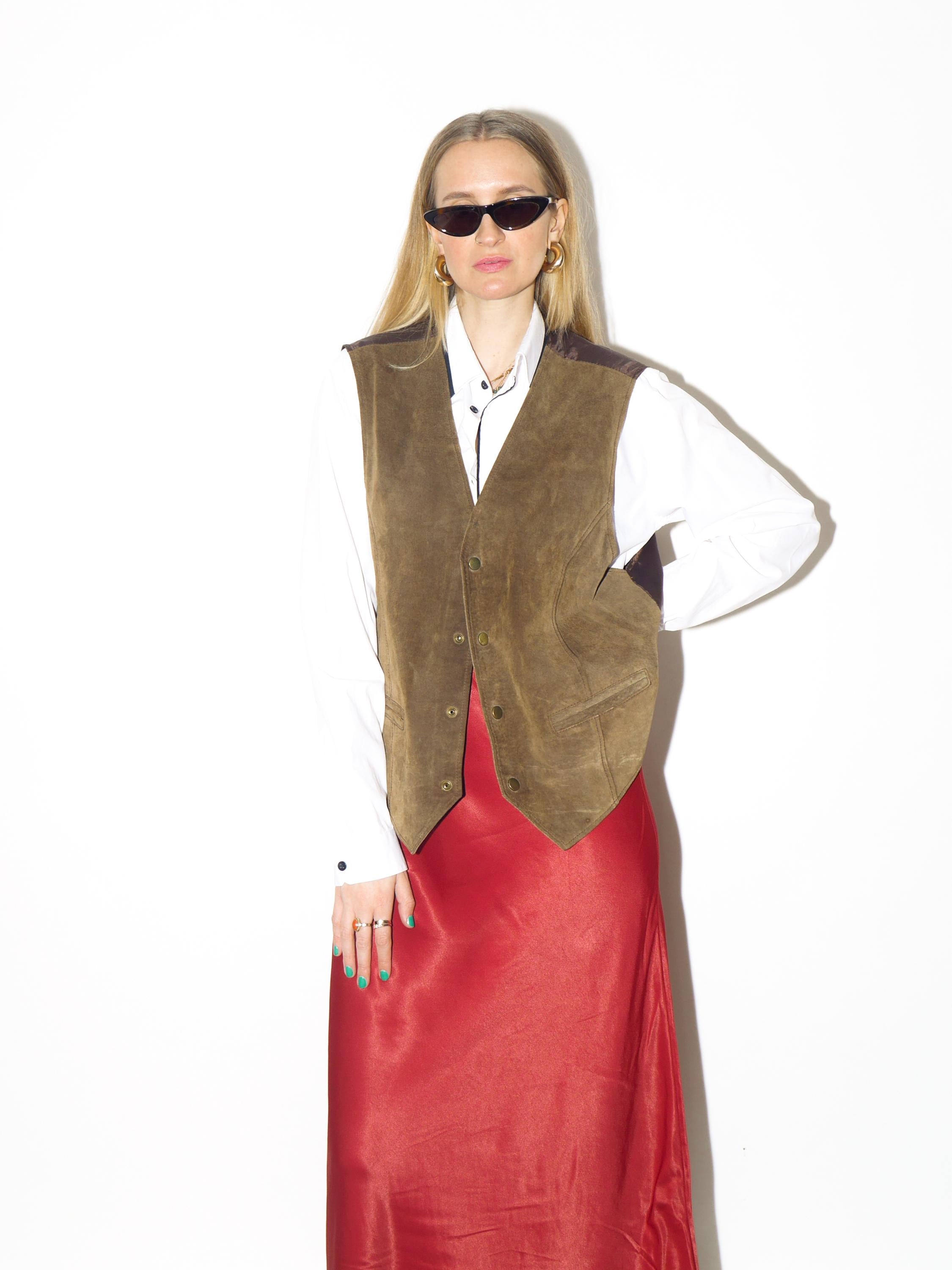 VINTAGE bronze suede vest from 1990s in light brown leather in oversize fit