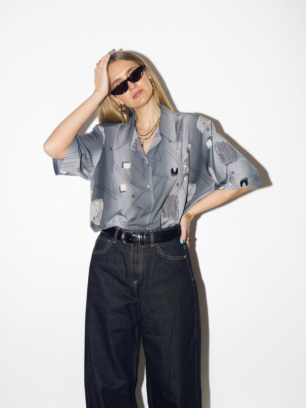 VINTAGE grey short sleeve shirt from 1980s with big shoulder pads