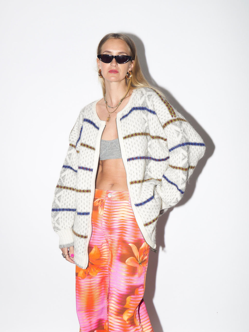 VINTAGE Handmade White Wool Long Oversized Scandinavian Sweater With Blue And Red Stripes From The 1980s