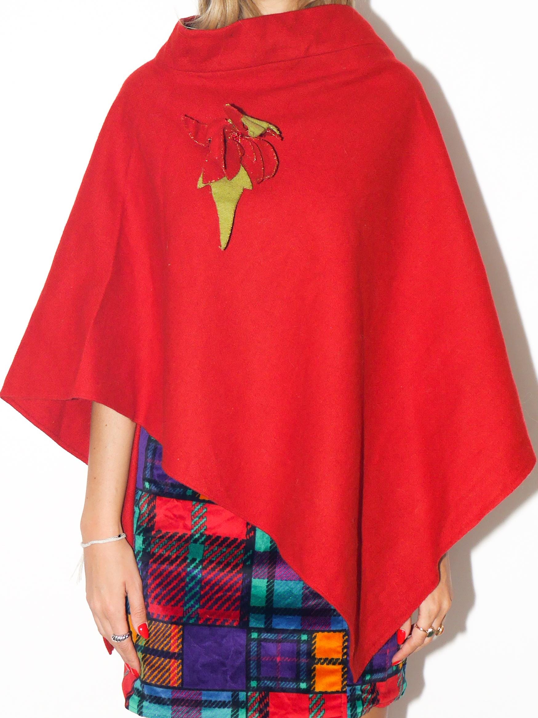 VINTAGE Red Wool Poncho With Flower Brooch From The 1990s By Mylene