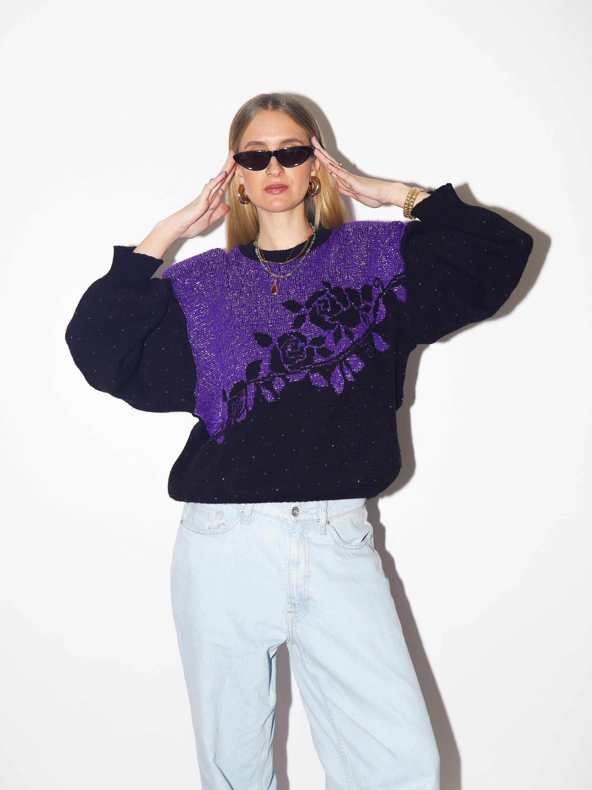 VINTAGE purple metalic sweater from 1980s in floral pattern and oversize fit