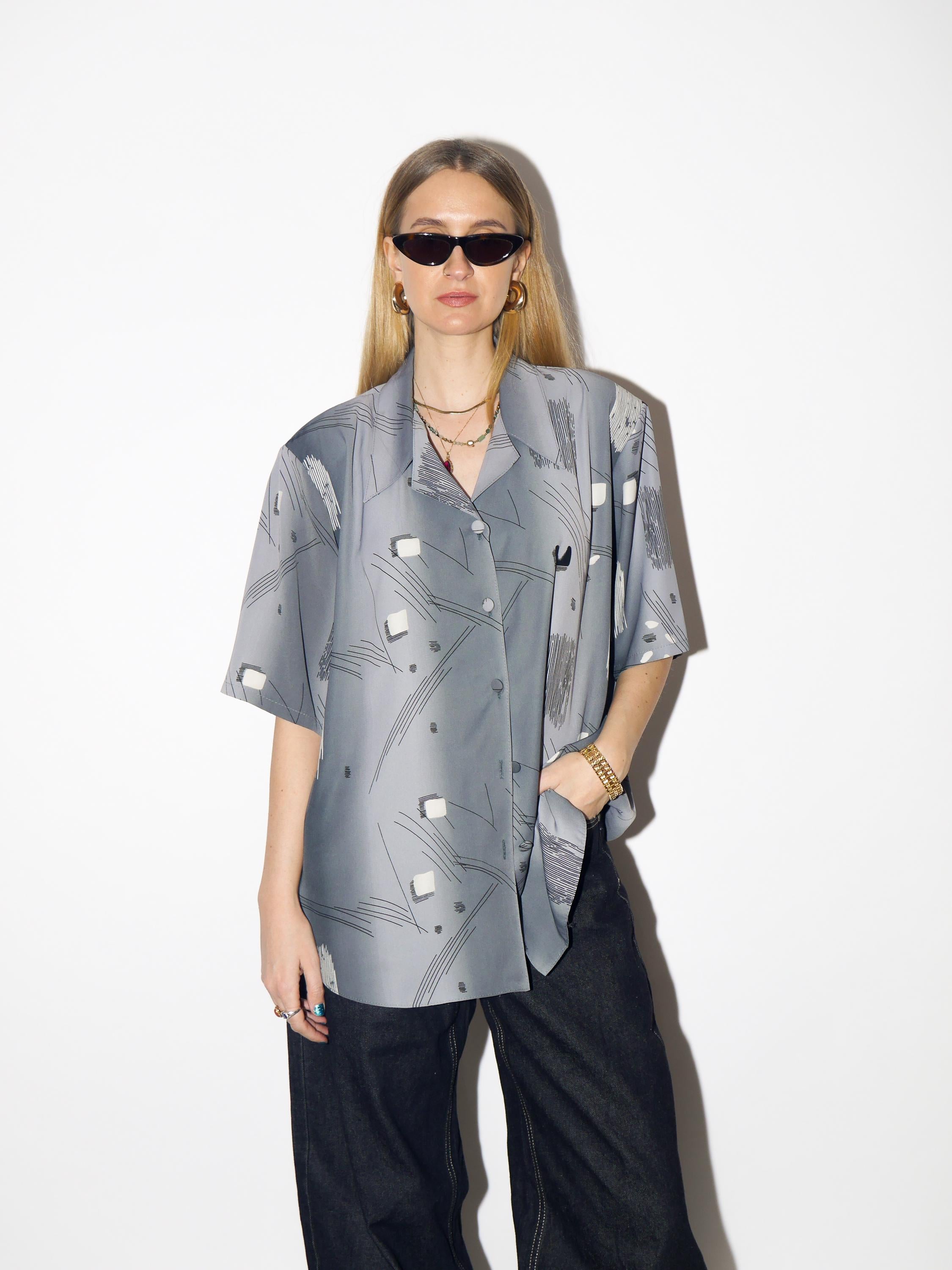 VINTAGE grey short sleeve shirt from 1980s with big shoulder pads