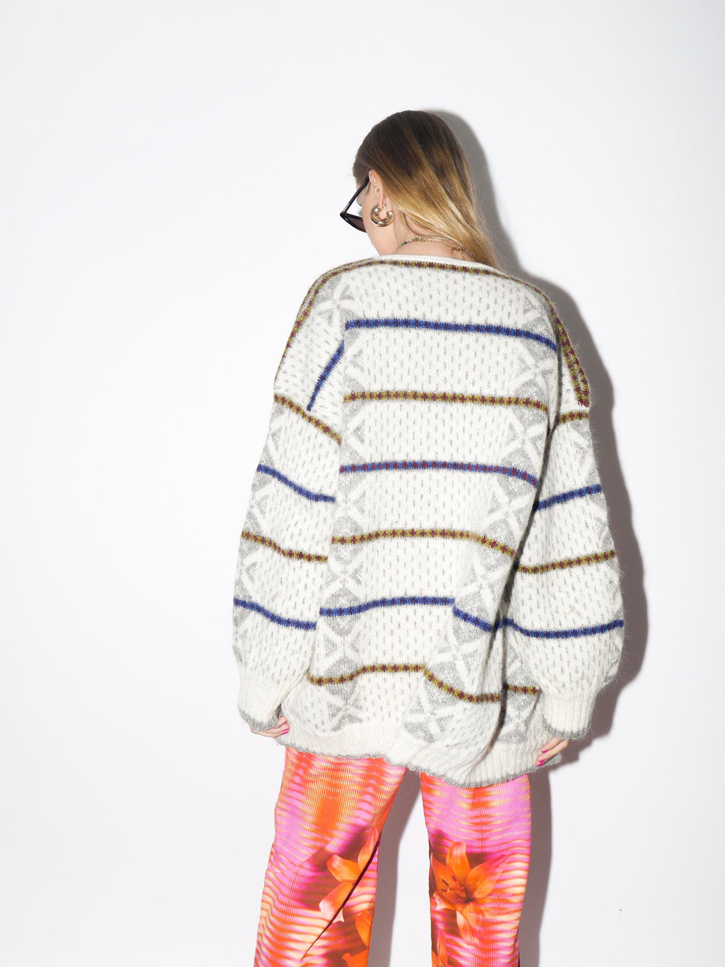VINTAGE Handmade White Wool Long Oversized Scandinavian Sweater With Blue And Red Stripes From The 1980s
