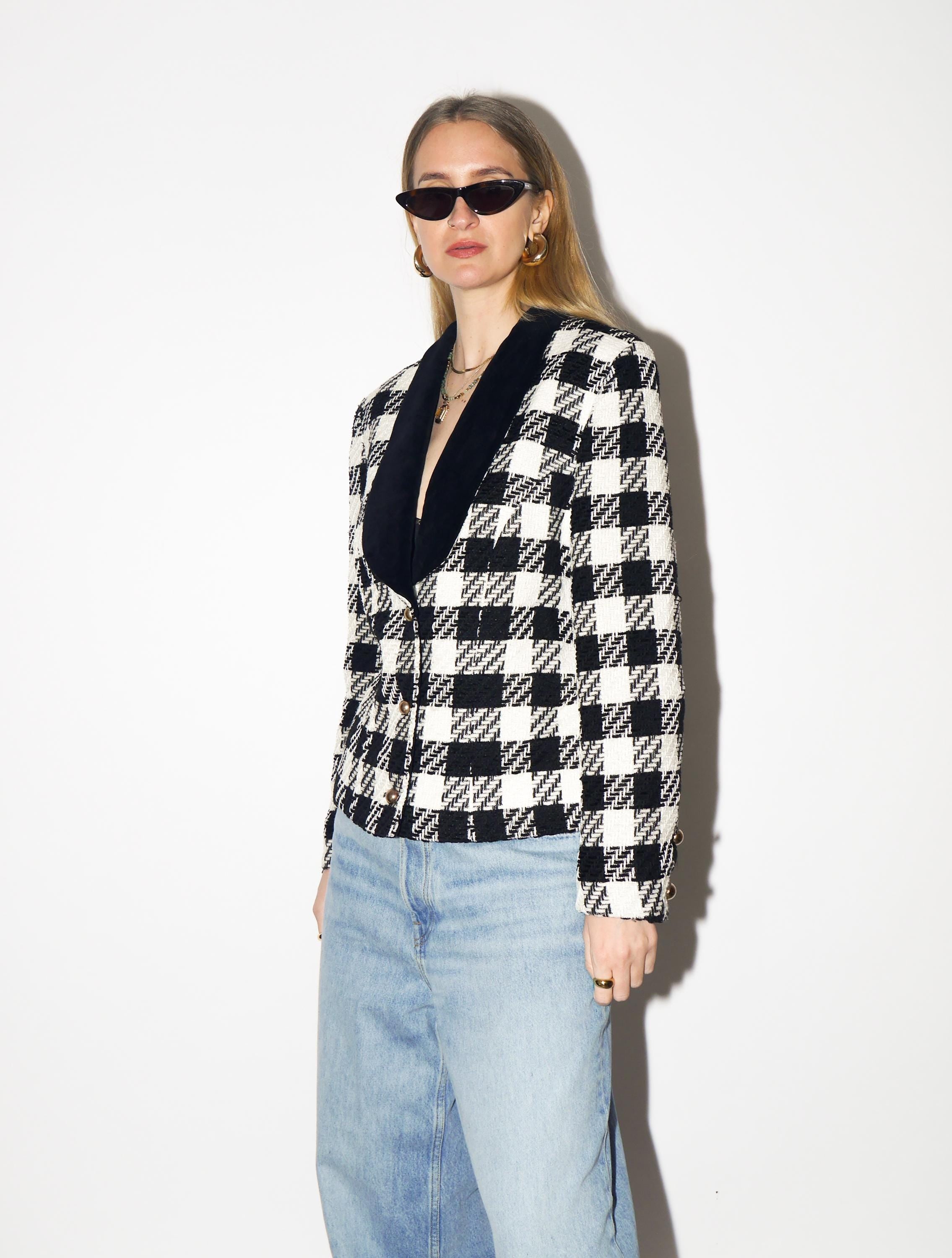 VINTAGE Houndstooth Blazer from 1980s with Black Velvet Collar with Viscose
